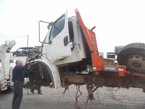 TOLVA Freightliner M2 2010  USADA  EN DESARME