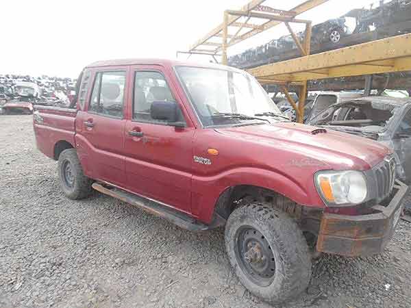 FOCO Mahindra PICK UP 2012  USADO  EN DESARME