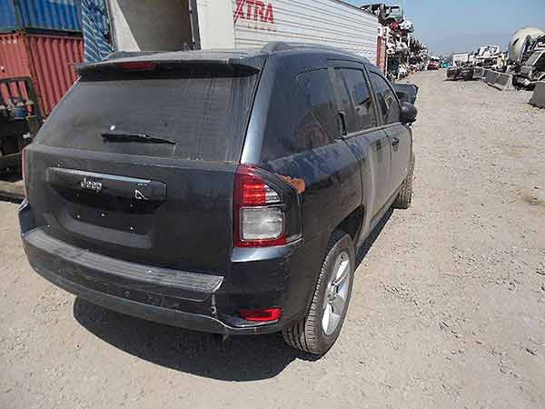 FOCO Jeep COMPASS 2015  USADO  EN DESARME