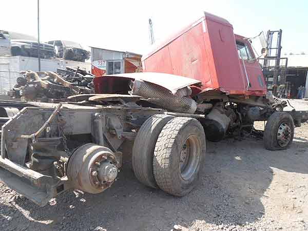 ESTANQUE ADBLUE Mack CH612 1998  USADO  EN DESARME