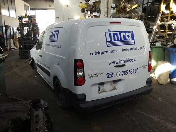 FOCO Peugeot PARTNER 2016  USADO  EN DESARME