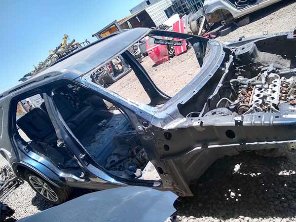 TOLVA Ford EXPLORER 2016  USADA  EN DESARME