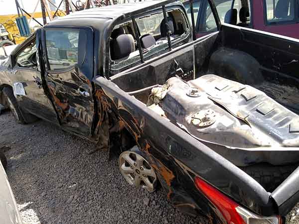 FOCO Mitsubishi L200 2016  USADO  EN DESARME