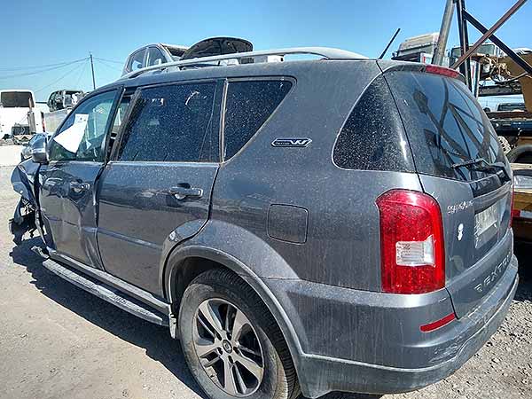 TAPA MALETA Ssangyong REXTON 2017  USADO  EN DESARME