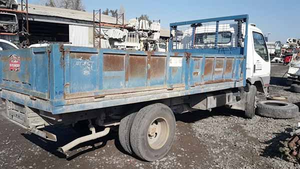  Mitsubishi CANTER 2002    EN DESARME