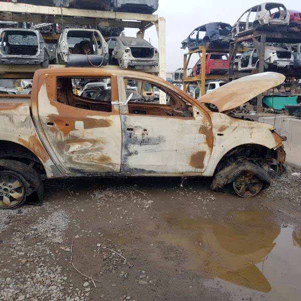 PUERTA Mitsubishi L200 2017  USADA  EN DESARME