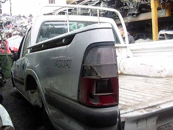  Chevrolet LUV 2000    EN DESARME