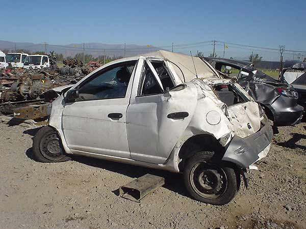  Toyota YARIS 2006    EN DESARME