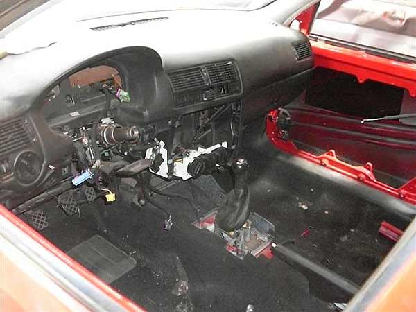  Volkswagen GOLF 2005    EN DESARME