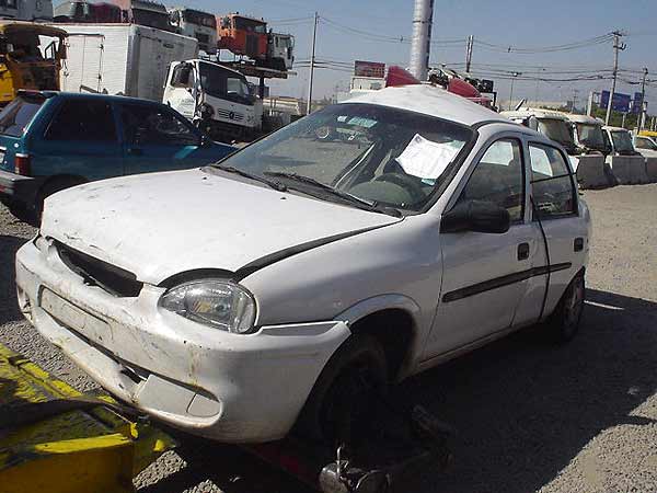  Chevrolet CORSA 2004    EN DESARME
