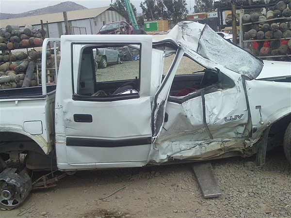 Chevrolet LUV 2002    EN DESARME