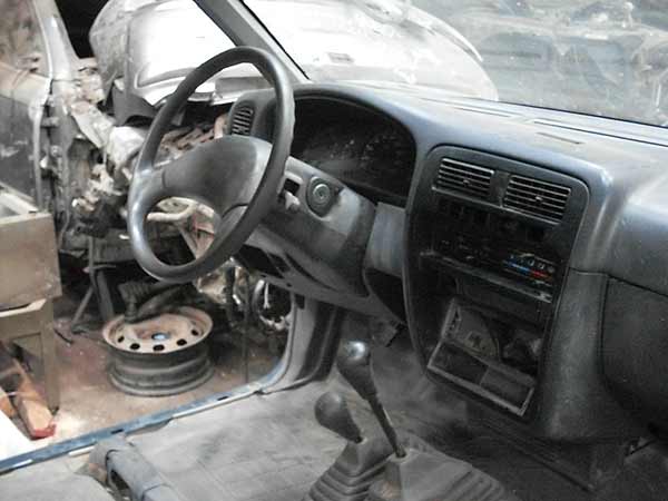  Nissan D21 1998    EN DESARME