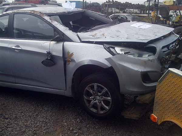  Hyundai ACCENT 2011    EN DESARME