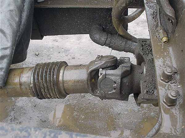 CREMALLERA DE DIRECCIóN Mack CH- 2002  USADA  EN DESARME