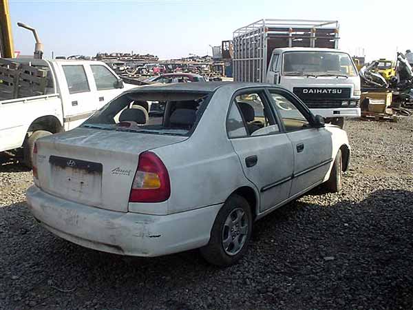  Hyundai ACCENT 2002    EN DESARME