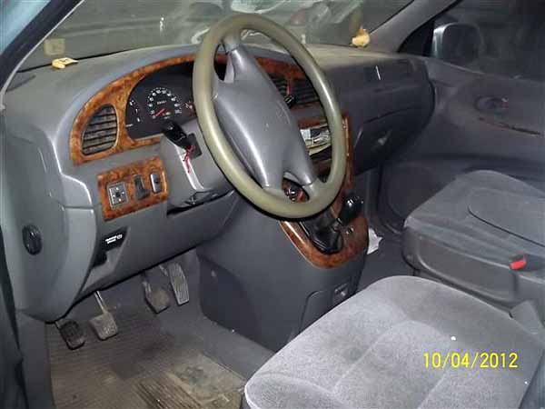  Kia CARNIVAL 2002    EN DESARME