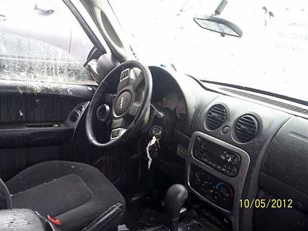  Jeep GRAND CHEROKEE 2003    EN DESARME