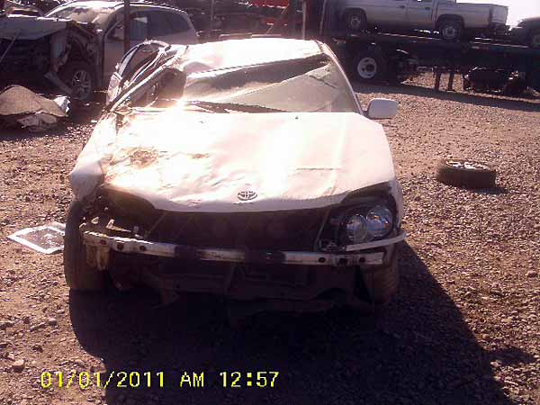  Toyota AVENSIS 2001    EN DESARME