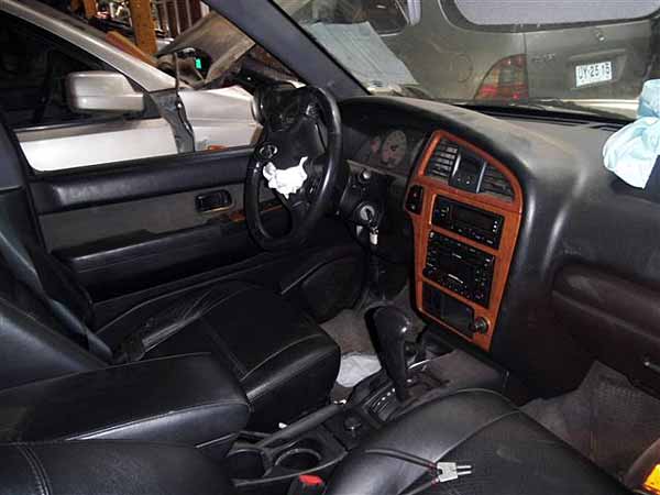 TAPA MALETA Nissan PATHFINDER 2003  USADO  EN DESARME