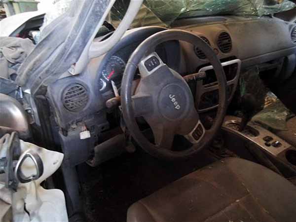  Jeep GRAND CHEROKEE 2006    EN DESARME