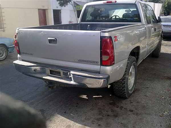  Chevrolet SILVERADO 2005    EN DESARME