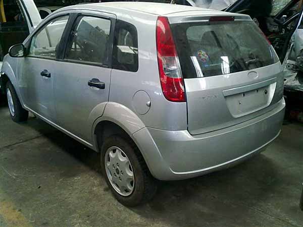 COMPRESOR AIRE ACONDICIONADO Ford FIESTA 2003  USADO  EN DESARME