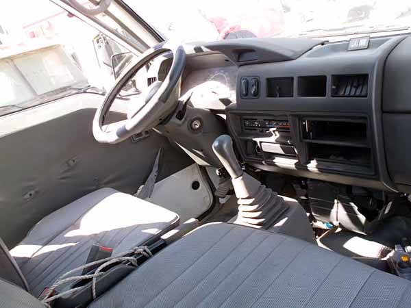 MAZA Mitsubishi L300 2010  USADO  EN DESARME