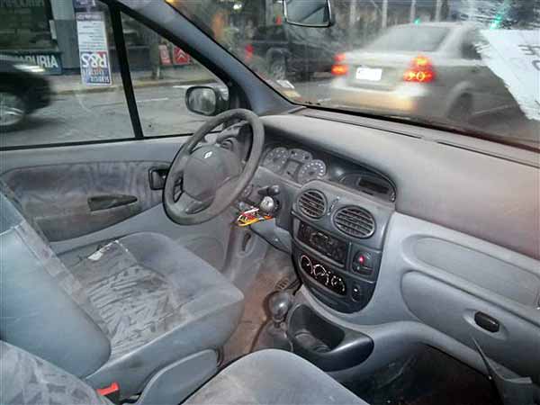  Renault MEGANE 2001    EN DESARME