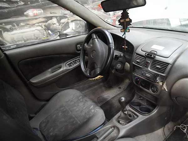 Nissan SENTRA 2001    EN DESARME