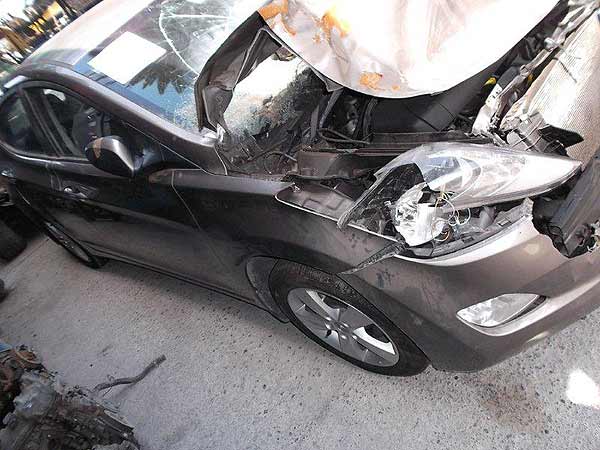  Hyundai ELANTRA 2012    EN DESARME