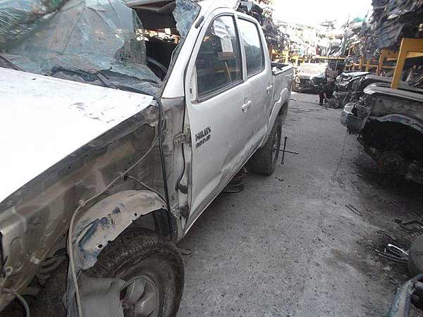  Toyota HILUX 2006    EN DESARME