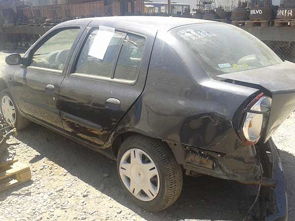  Renault CLIO 2006    EN DESARME