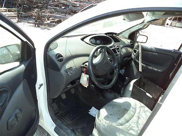  Toyota YARIS 2004    EN DESARME