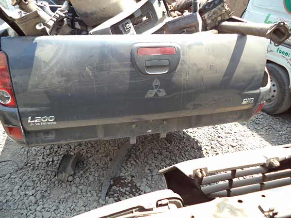  Mitsubishi KATANA 2010    EN DESARME