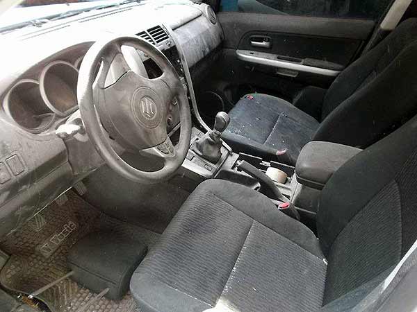  Suzuki GRAND NOMADE 2013    EN DESARME