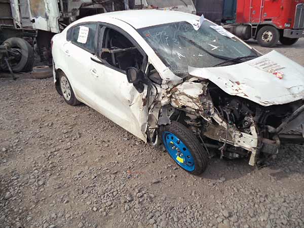  Kia Rio 2013    EN DESARME
