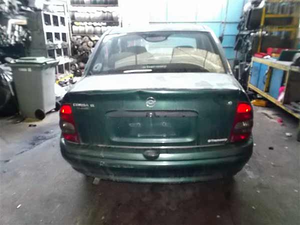  Chevrolet CORSA 2002    EN DESARME