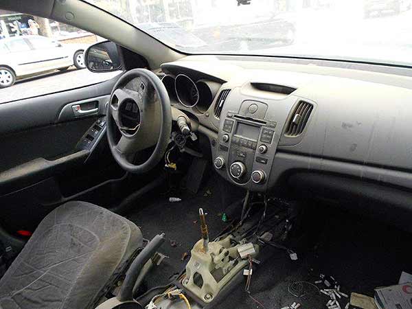 MUñON Kia CERATO 2012  USADO  EN DESARME