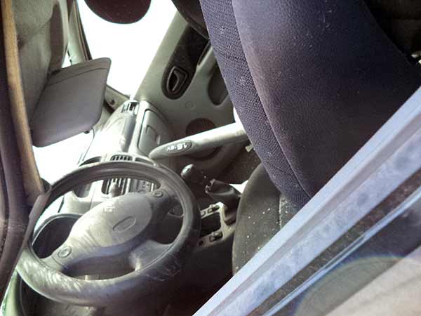  Renault CLIO 2005    EN DESARME