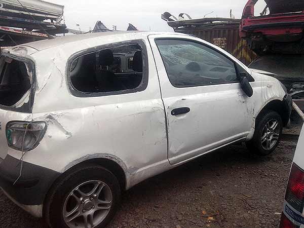  Toyota YARIS 2004    EN DESARME