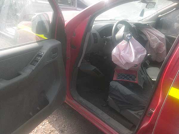  Nissan NAVARA 2011    EN DESARME