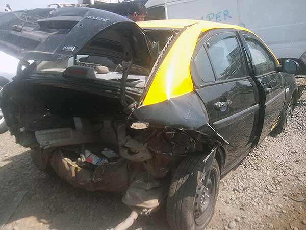  Hyundai ACCENT 2011    EN DESARME