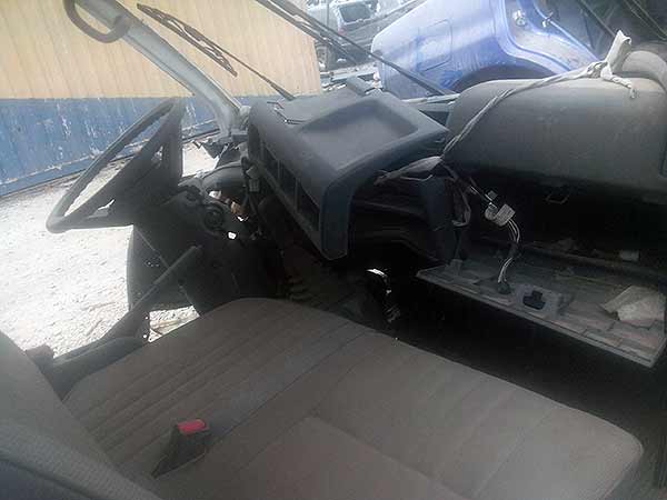 LLANTA Mitsubishi L300 2010  USADA  EN DESARME