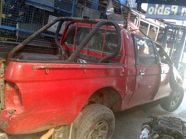  Mitsubishi L200 2005    EN DESARME