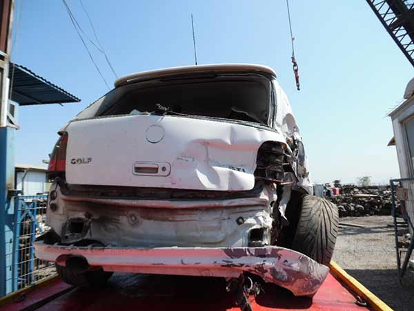  Volkswagen GOLF 2001    EN DESARME