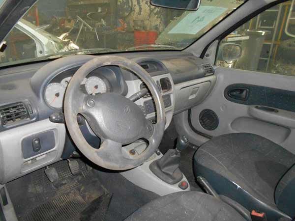  Renault CLIO 2005    EN DESARME