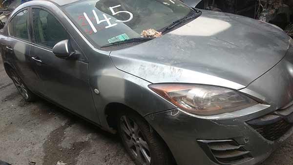 PUERTA Mazda 3 2011  USADA  EN DESARME