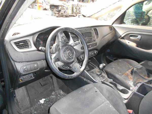 EJE Kia CARENS 2015  USADO  EN DESARME