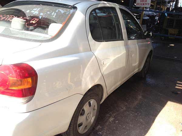  Toyota YARIS 2003    EN DESARME