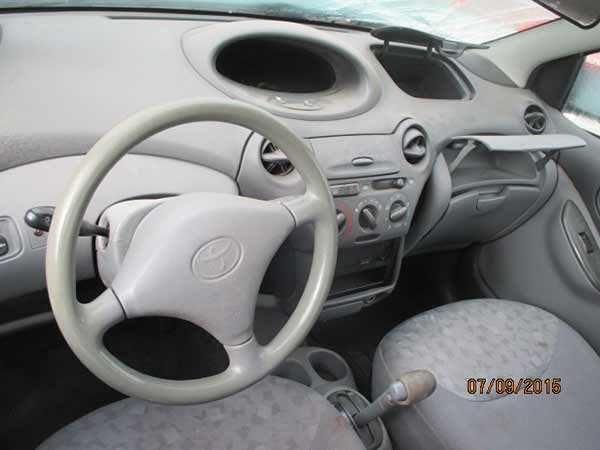  Toyota YARIS 2001    EN DESARME
